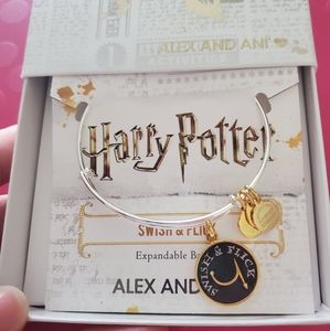 Brand New Harry Potter Swish & Flick Bangle
